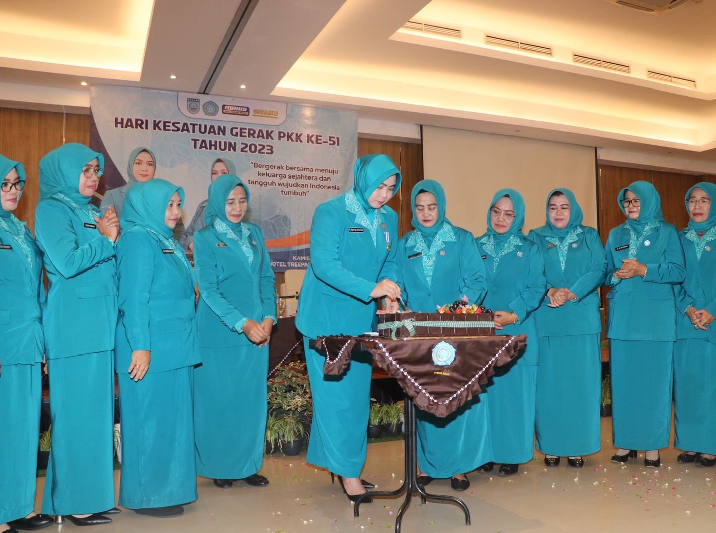 Hal 16 4 KLm Martapura Peringatan HKG