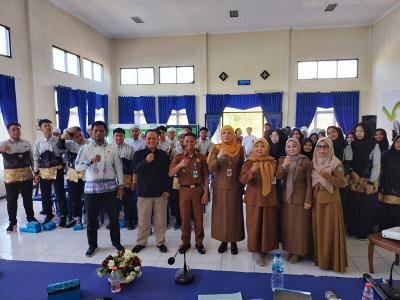 Jelang Pemilu 2024<br>Kesbangpol Sosialisasikan<br>Pemilu Kepada Pemilih Pemula 1 Hal 2 Rantau 4 klm 3