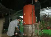 Malam Hari, BPBD Tetap Distribusikan Air Bersih