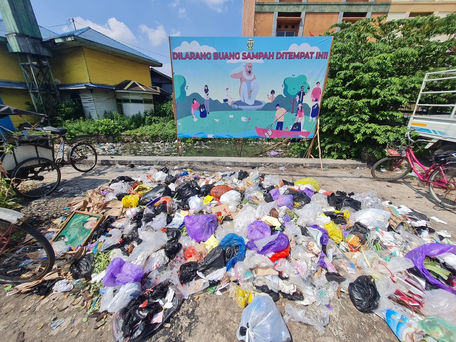 Hal 9 3 Klm Sampah Menumpuk