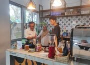 Plt Kadisdik Kalteng Puji Cafe Dikelola Siswa SMKN 3 Palangka Raya