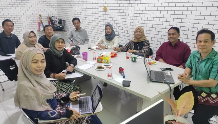 Prodi Bahasa Inggris Uniska Gelar Workshop Penulisan Jurnal Untuk Dosen