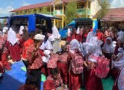 Road Show ke 10 Sekolah di Tanbu, MPK Dispersip Kalsel Bagikan Bendera Merah Putih 31 Road Show ke 10 Sekolah di Tanbu, MPK Dispersip Kalsel Bagikan Bendera Merah Putih