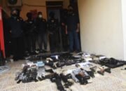 Kapolda Metro Sebut Temukan Bendera ISIS dan 18 Pucuk Senjata Saat Penggeledahan Teroris