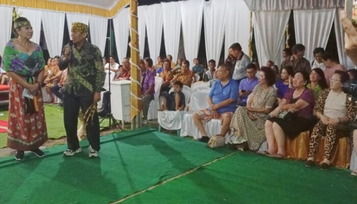 Kenalkan Adat dan Budaya Dayak, Huan Sien An Bawa 70 Warga Tionghoa ke Barito Timur