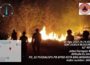 Karhutla Dekat Pemukiman Warga Berhasil Diatasi Tim Gabungan Banjarbaru 26 Karhutla Dekat Pemukiman Warga Berhasil Diatasi Tim Gabungan Banjarbaru