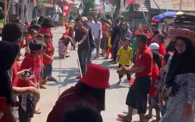 Semarakkan HUT RI ke-78, Caleg Golkar Khalikin Noor Fasilitasi Lomba 17an