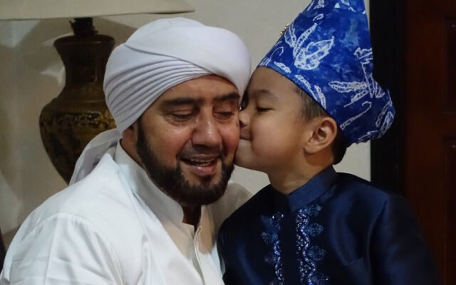 Hadiri Tasyakuran Khitan, Habib Syech Doakan Ahmad jadi Anak Sholeh