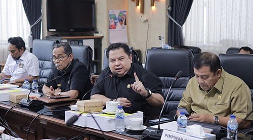 1 2 klm dewan om troy