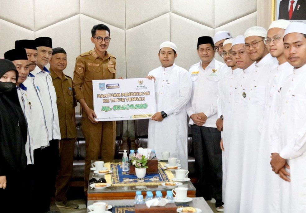 1 35 klm Kontrak Martapura 25 Bantu beasiswa