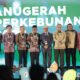1 4 klm Kontrak Pemprov 7 Paman Birin menerima anugerah perkebunan indonesia