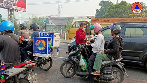Kabut Asap Makin Parah, Satgas Karhulta Bagi-Bagi Masker Gratis 1 15 kalteng2 20