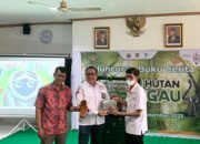 Dispursip Kalteng dan BTNS Terbitkan Buku Sekolah Hutan Sebangau 16 Dispursip Kalteng dan BTNS Terbitkan Buku Sekolah Hutan Sebangau