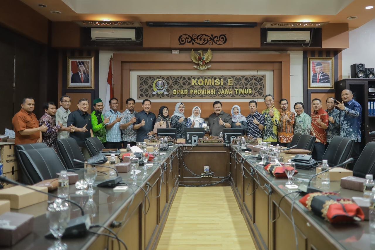 Belajar Pengelolaan Sampah B3 di Surabaya 1 8 2klm sampah