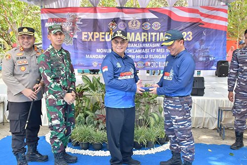 Ekspedisi Maritim TNI AL Singgahi Monumen Proklamasi 17 Mei 1949 di HSS 1 Hal 12 HSS 1 3 klm 7