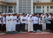 atusan ASN, Ulama dan Pelajar Shalat Berjamaah Minta Turun Hujan 23 atusan ASN, Ulama dan Pelajar Shalat Berjamaah Minta Turun Hujan