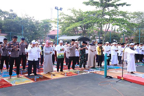 Pemkab HSU Gelar Sholat Istisqa 1 Hal 4 HSU 4 klm 1