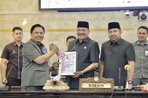 Gubernur Paparkan Empat Fokus Pembangunan 1 Hal 8 UTAMA Anggaran Pendapatan