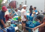 Warga Mantuil Kesulitan Air Bersih, PAM Sediakan Air Tangki Gratis 22 Warga Mantuil Kesulitan Air Bersih, PAM Sediakan Air Tangki Gratis