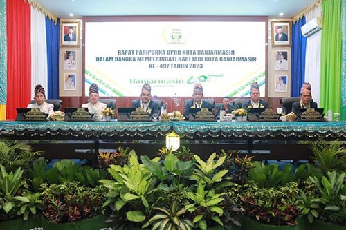 Rapat Paripurna Hari Jadi Kota Banjarmasin Ke 497<br>Inspirasi dan Motivator Peningkatan Pembangunan dan Kesejahteraan Masyarakat 4 Hal 9 Foto Lapsus 1