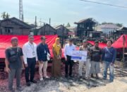UPZ Bank Kalsel Serahkan Bantuan Uang Tunai Korban Kebakaran Jalan Setia Pemurus Dalam 33 UPZ Bank Kalsel Serahkan Bantuan Uang Tunai Korban Kebakaran Jalan Setia Pemurus Dalam
