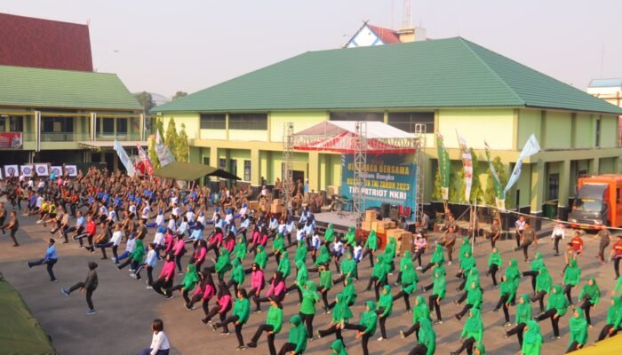Jelang HUT TNI ke-78, TNI di Wilayah Banjarmasin Gelar Olahraga Bersama dan Bhakti Sosial