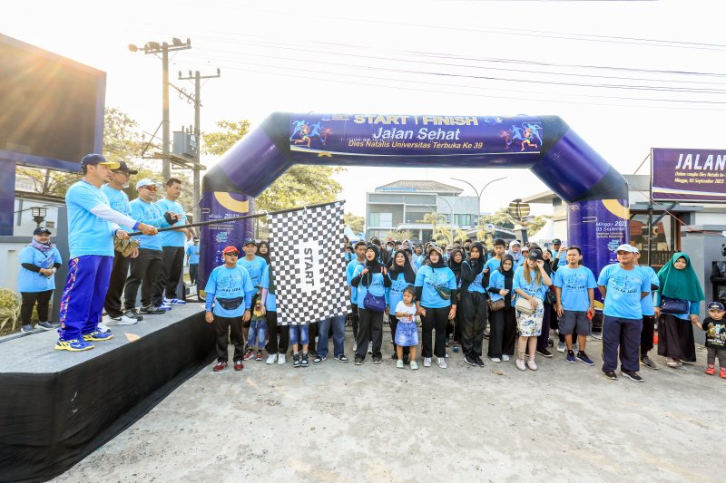 Rayakan Dies Natalis ke-39, UT Banjarmasin Gelar Jalan Sehat 1 IMG 20230903 180412