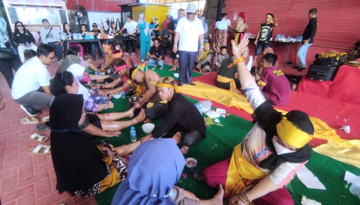 Animo Masyarakat Tinggi, Pengobatan Tradisional Gratis di Kedai 99 Trisakti Kembali Diadakan