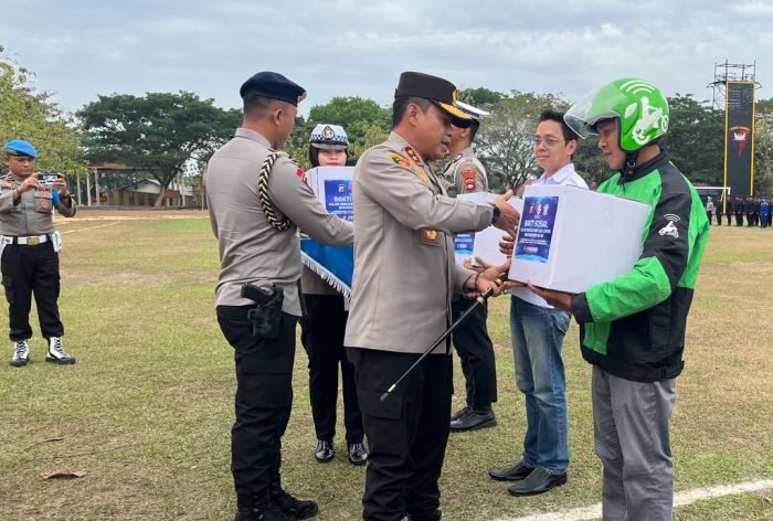 Polda Kalsel Tebarkan 10 Ribu Paket Sembako, Periksa Kesehatan dan Donor Darah 3 WhatsApp Image 2023 09 19 at 18.27.43 e1695128341654