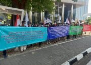 Massa KAKI Desak KPK Tuntaskan Kasus Ekspor Nikel Dugaan Milik PT SILO 31 Massa KAKI Desak KPK Tuntaskan Kasus Ekspor Nikel Dugaan Milik PT SILO