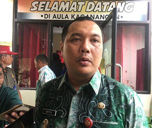 Kasus ISPA Meningkat<br>Walikota Aditya Serius Tangani Kabut Asap *Karhutla di Desa Tambak Padi 3 hal9 1klmaditya