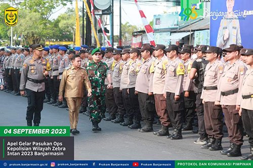Wawali Ariffin Pimpin Apel Gelar Pasukan 1 hal9 3klmkontrak1