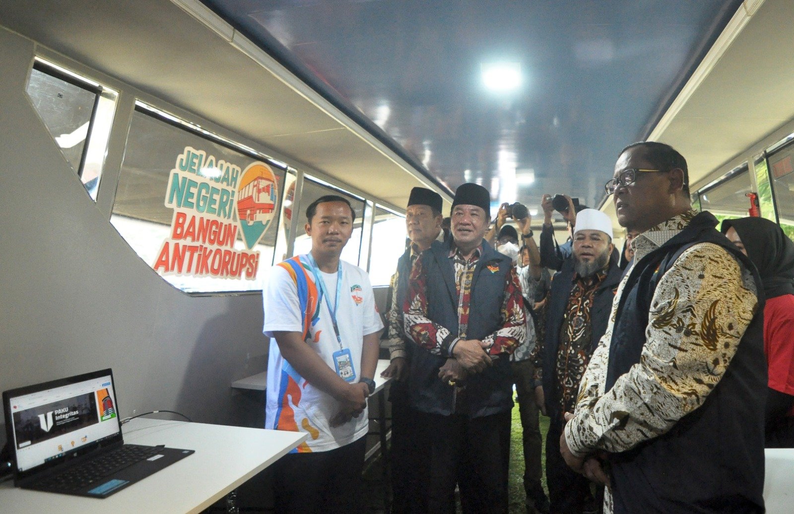 komisi pemberantasan korupsi 2