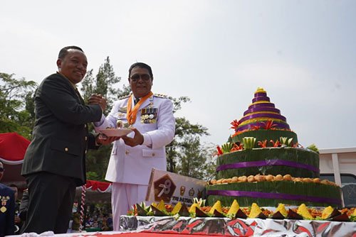 1 35 klm Kontrak Pemprov 5 Paman Birin hadiri puncak HUT TNI ke 78