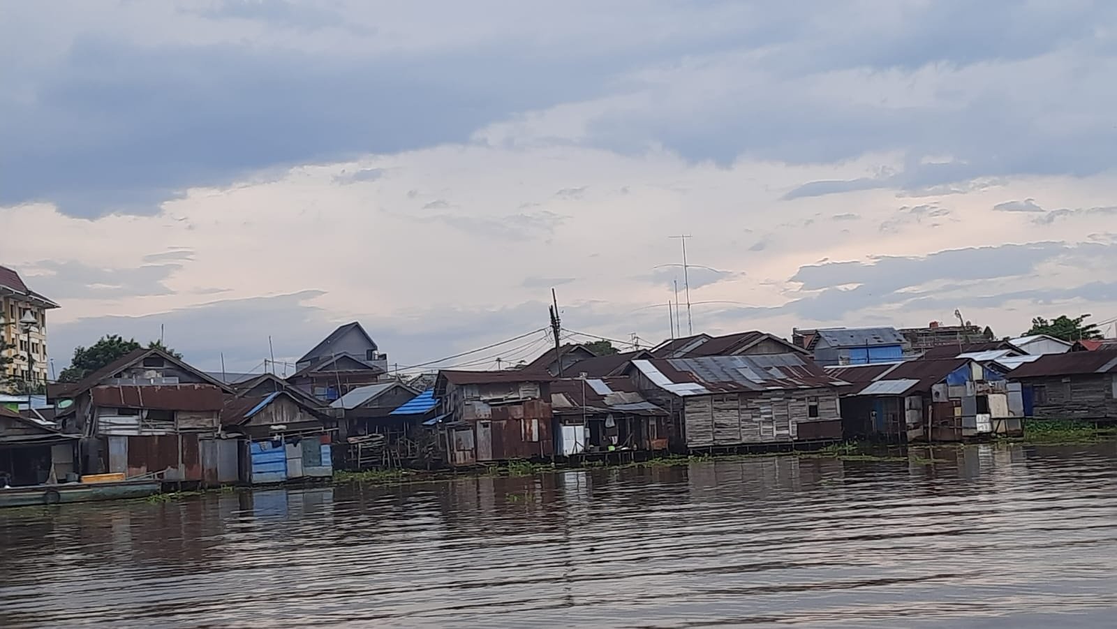 1 35 klm sungai kumuh