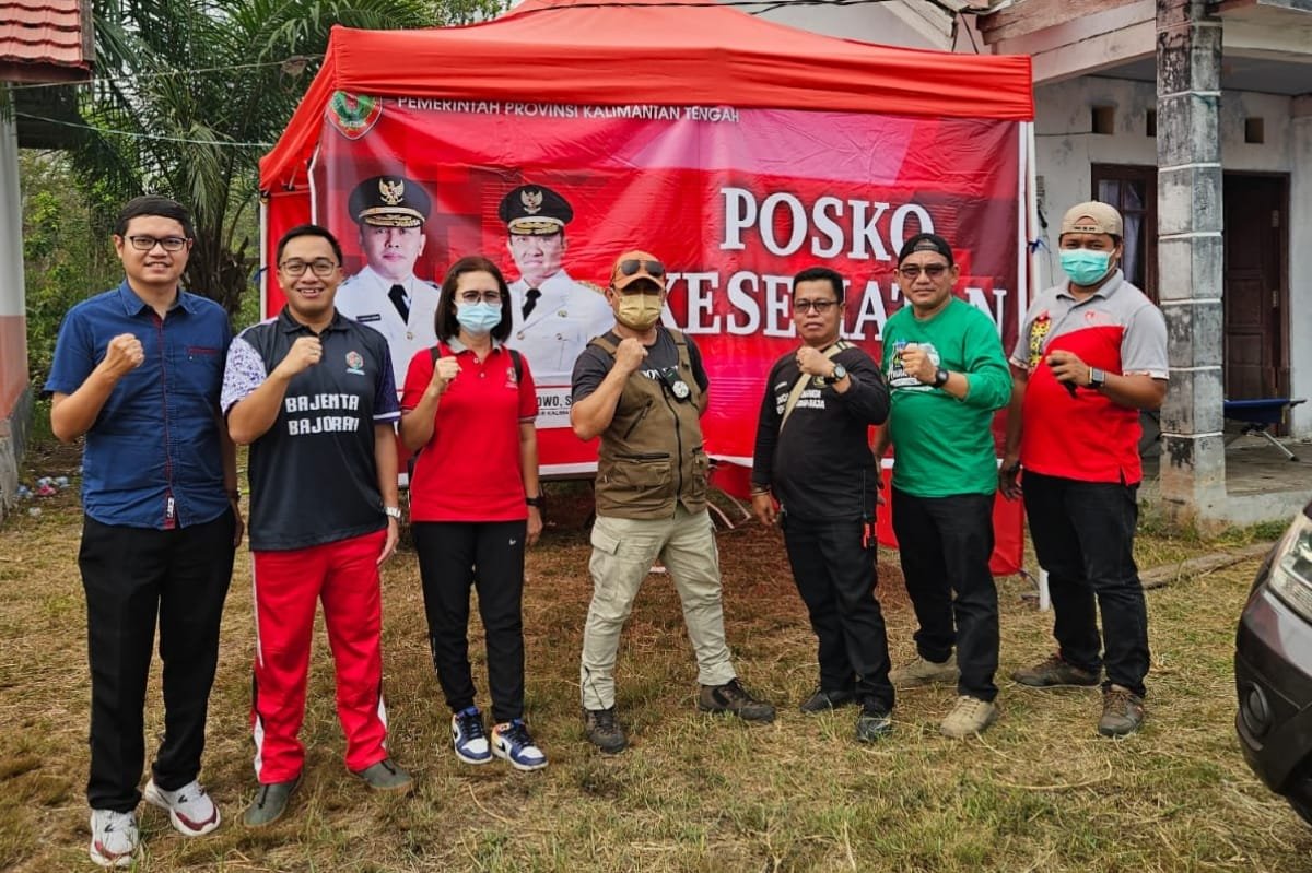 15 kalteng2 Petugas kesehatan di posko Tanjung Taruna