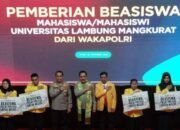Wakapolri Serahkan Beasiswa dan Ribuan Sembako pada Masyarakat 29 Wakapolri Serahkan Beasiswa dan Ribuan Sembako pada Masyarakat