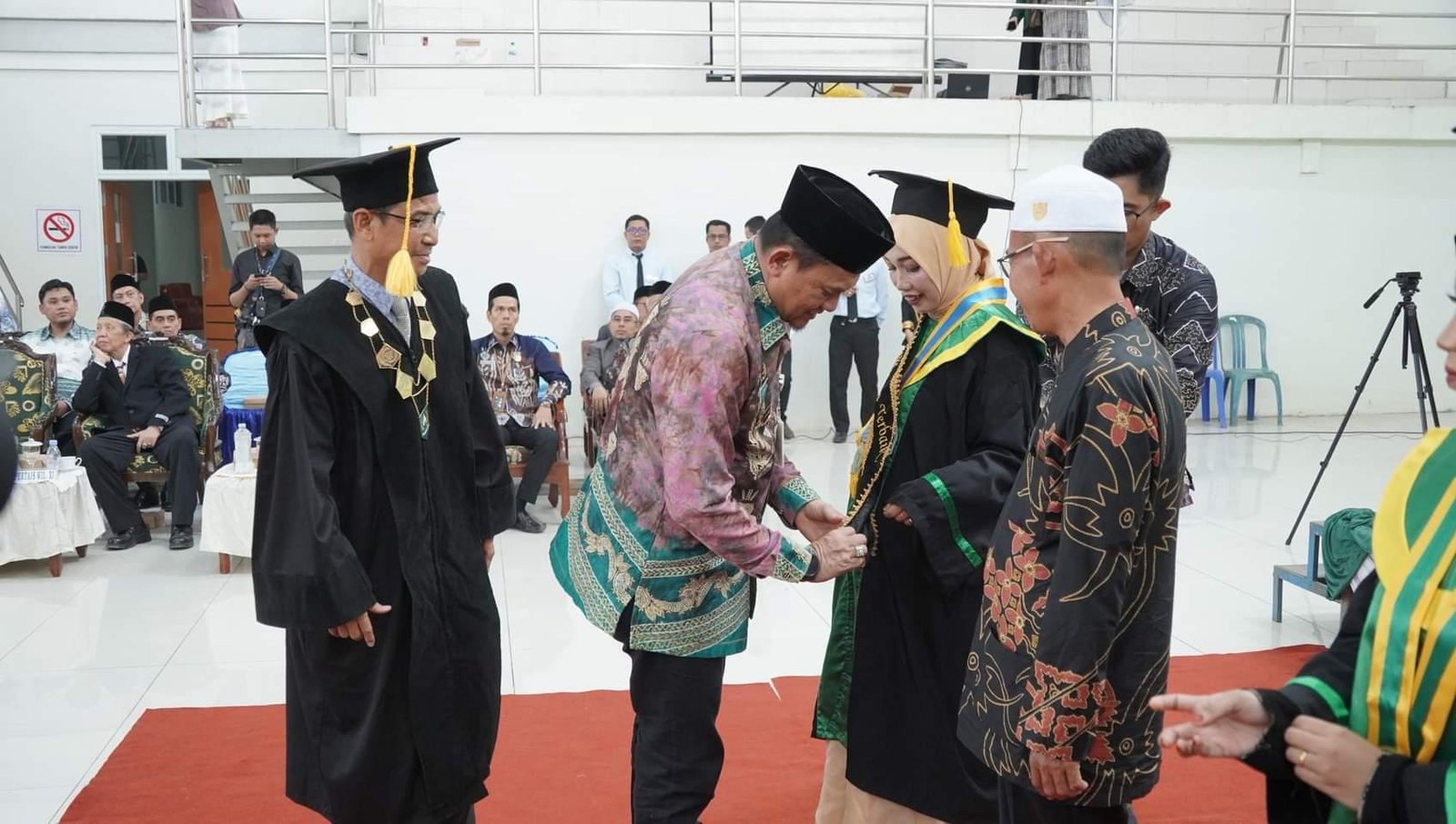 Pj Bupati Hadiri Wisuda<br>Sarjana XIX STAI Darul Ulum 1 Hal 12 HSS 1 3 klm 1