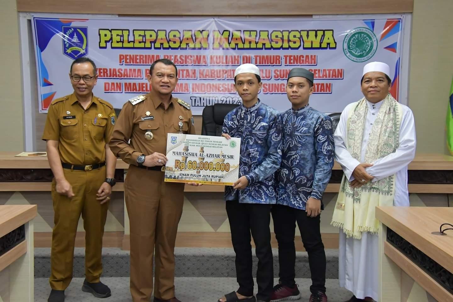 10 Santri HSS Diberi Beasiswa<br>Sekolah Tinggi ke Timur Tengah 1 Hal 12 HSS 1 3 klm 22