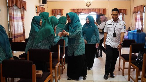 Pj Ketua PKK HSS Silaturahmi ke Kecamatan Padang Batung 1 Hal 12 HSS 3 klm 20