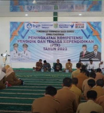 Pemkab Tanbu Komitmen Terhadap Kemajuan Pendidikan di Daerah 1 Hal 12 Tanbu 35 klm 11