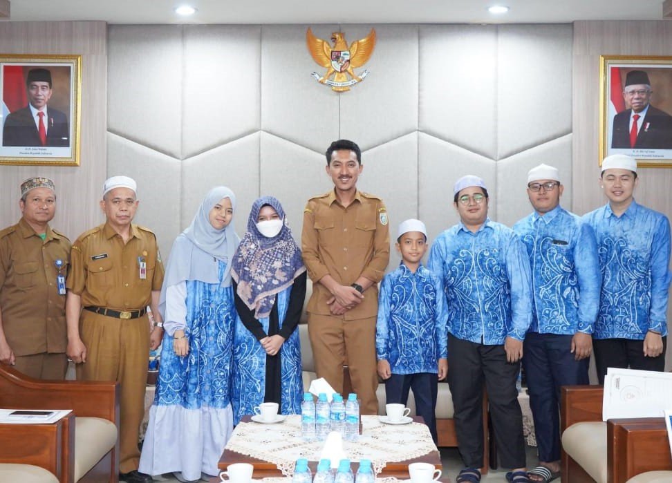 Hal 16 4 KLm Martapura Lepas kafilah