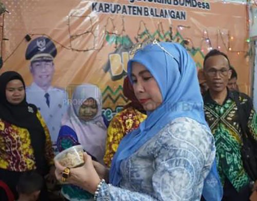 Sri Huriyati Hadiri Pembukaan Expo BUMDes 2023 di Banjarbaru 1 Hal 2 Bal 3 klm 10