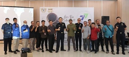 Hal 8 Foto Ganti Berita