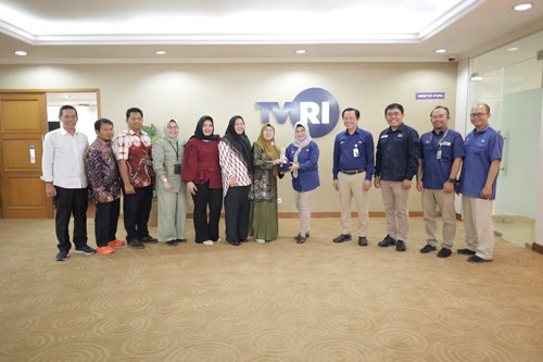 Hal 9 3 Klm Dewan Perkaya