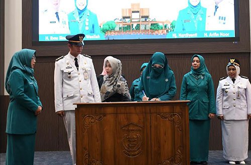 Bentuk Sinergi Kemajuan Kota, TP PKK Se-Kota Banjarmasin Dilantik 1 Hal 9 3 Klm KOntrak 2 7