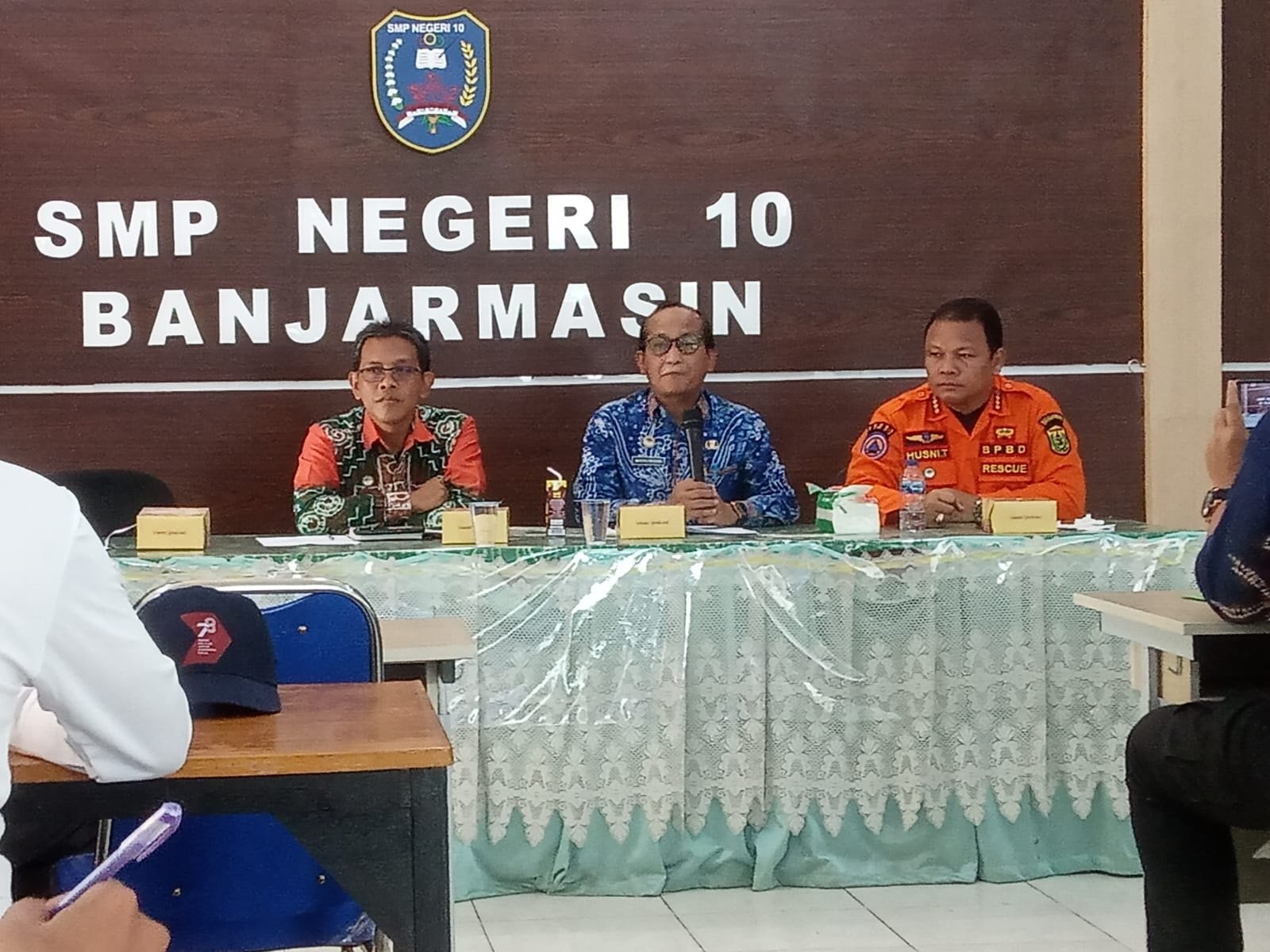 Hal 9 3 Klm kontra 1