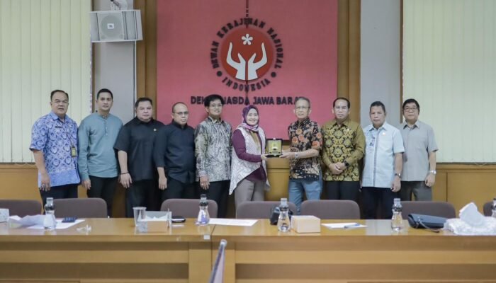 Pansus Pertajam Substansi Raperda Rencana Pembangunan Industri