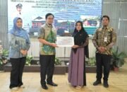 Bupati HST H Aulia Serahkan Bantuan Rumah Sejahtera Terpadu Bantuan Kemensos RI