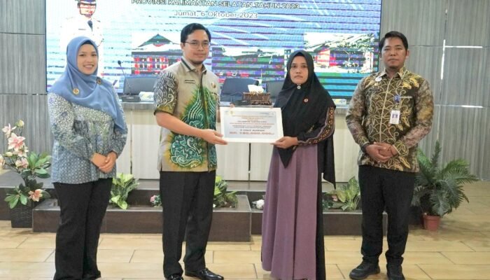 Bupati HST H Aulia Serahkan Bantuan Rumah Sejahtera Terpadu Bantuan Kemensos RI